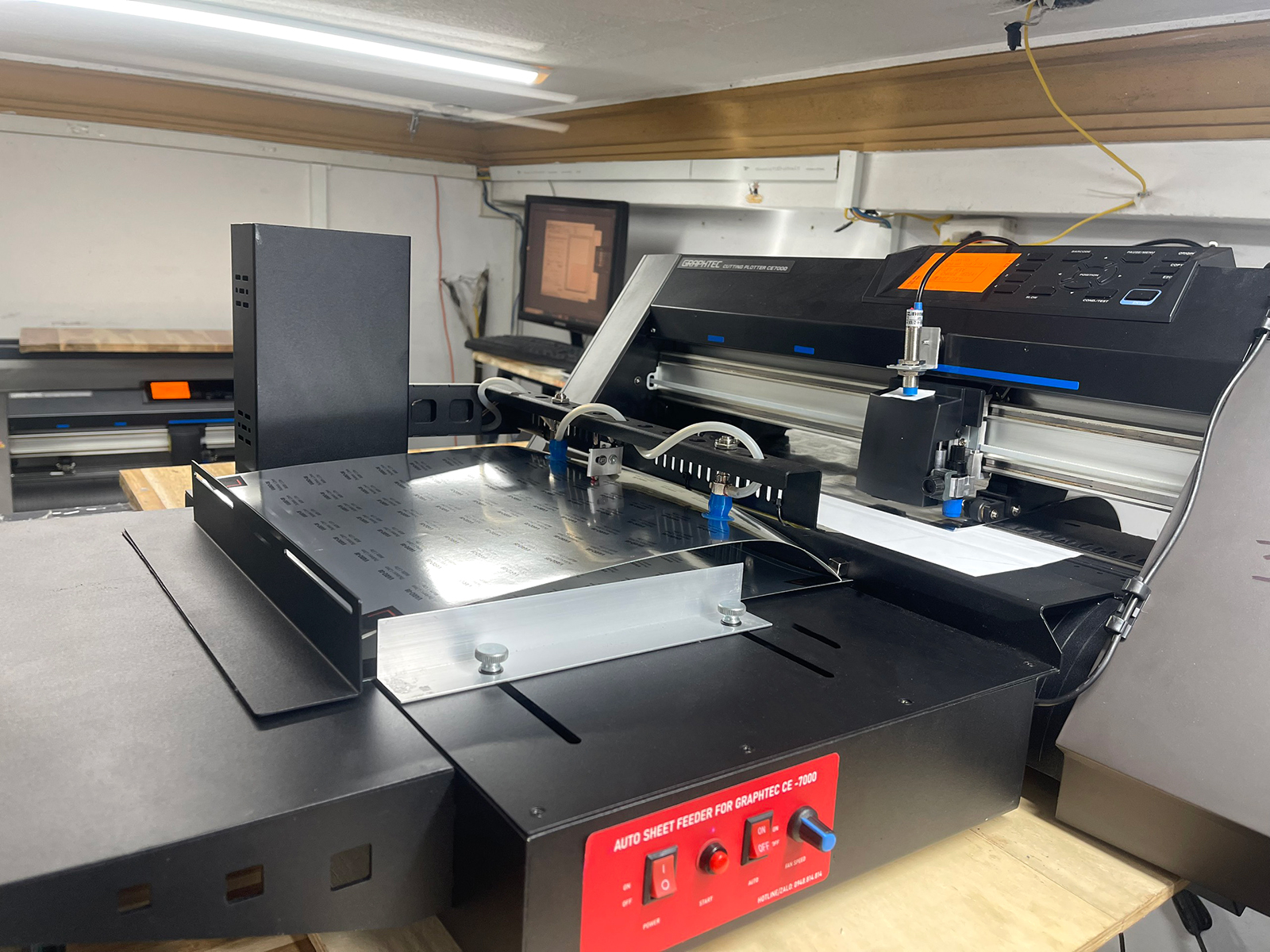 Bộ nạp vật liệu tự động cho m&aacute;y GRAPHTEC